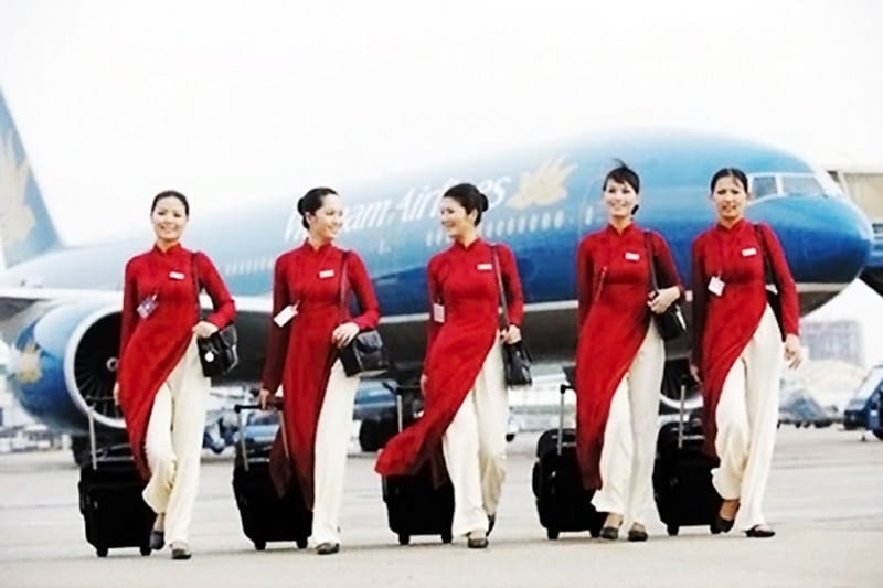 Đồng phục áo dài của tiếp viên hàng không Việt Nam